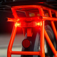 Lezyne Super Bright STVZO E12 schwarz rotes Licht
